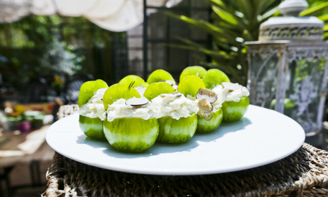 Tomate green zebra à l'espuma de brousse de brebis à la truffe