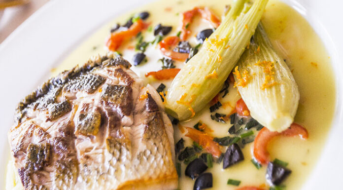 Dos de loup rôti au mini fenouil sauce aux aromates