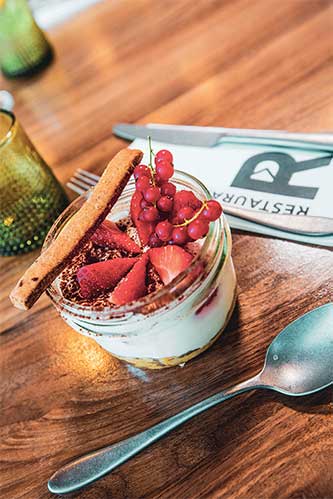 plat assiette dessert restaurant le R
