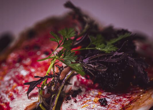 Le rouget cuit doucement, légumes de printemps cuisinés à l’espagnol, jus des arrêtes BY Paul COURTAUX Recettes_Courtaux_Guilhem