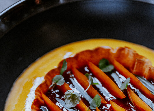 Tartelette croustillante, abricots et estragon, By Clément GELY Chefs d'Oc, magazine épicurien, numéro 27, été 2023