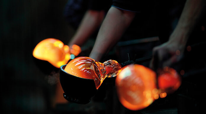 Baccarat, le savoir-faire cristallin qui sublime l’art de la table à la française Chefs d'Oc, magazine épicurien, numéro 28, automne 2023