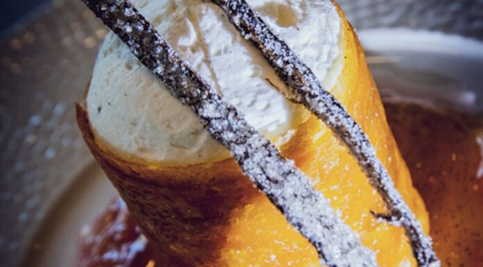 Rouleau craquant à la rhubarbe, crémeux de riz au lait par Frédéric HUSSER