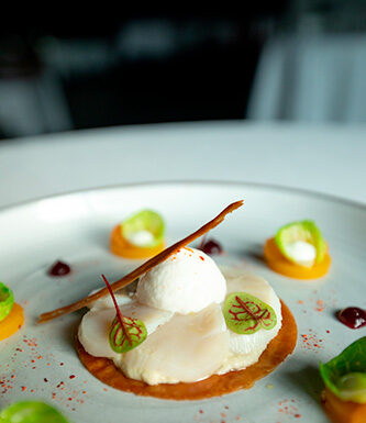 FINE TARTE CROUSTILLANT de NOIX DE SAINT-JACQUES RAFRAîCHIE à LA CLÉMENTINE de Jacques & Laurent POURCEL