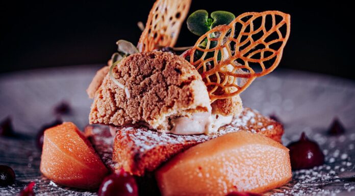 Recette : Financier Châtaignes, ganache ivoire cèpes, coings, gel pomme cassis par Richard Juste