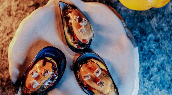 Recette : MOULES DE BOUZIGUES farcies aux poivrons et crémeux de maïs