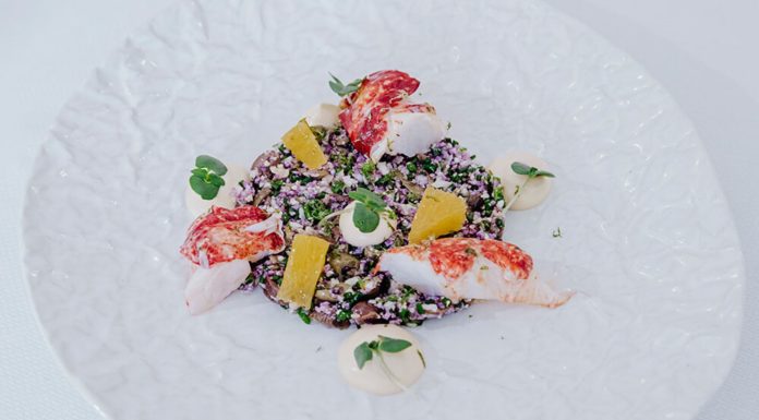 Recette : HOMARD BLEU, semoule de chou-fleur au citron confit, oranges marinées au gingembre, citron vert et pignons de pin