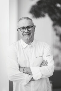 Portrait du Chef Eric Cellier, Chef de l'établissement gastronomique L'Arbre à Montpellier.
