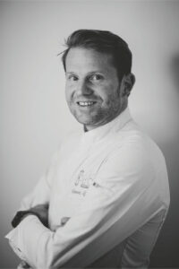 Portrait du chef Clément Gely - Restaurant Le VR a Vin et La Table de Pierre Rouge