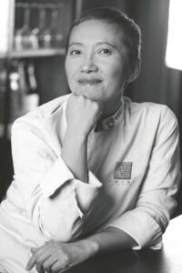 Portrait de la cheffe Amélie Young Min Deguine - Umami La Cinquième Saveur